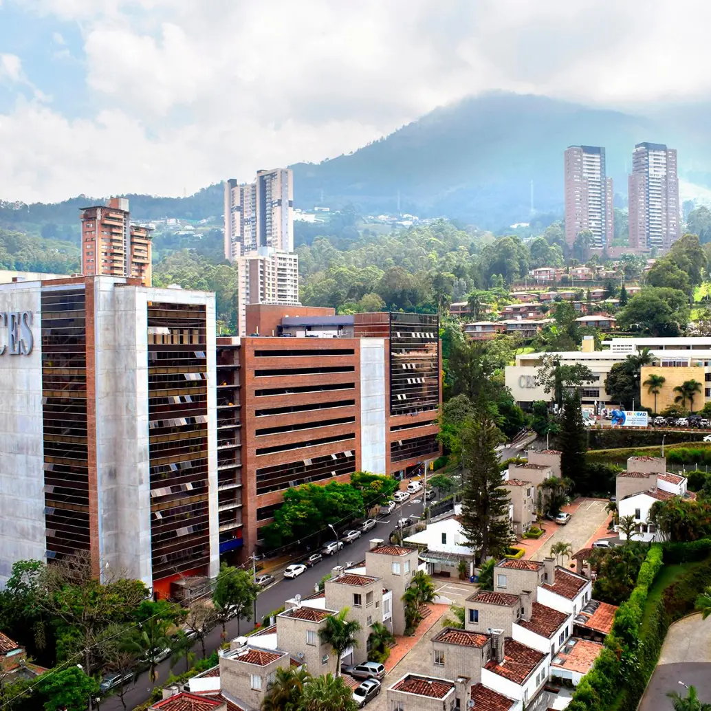 La Universidad CES cumple 48 años de trayectoria y un sueño de acompañar a miles de profesionales