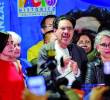 A pesar de la disminución de votos, Iván Cepeda se dirigió hacia sus votantes con entusiasmo este domingo: “Quiero agradecerle especialmente a los campesinos, a los pueblos indígenas y a los pueblos afrodescendientes”, dijo. Foto: Colprensa