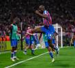 El jugador, Jean-Phillippe Mateta, celebra el gol con el que el Crystal Palace de Daniel Muñoz y Jefferson Lerma venció a Rayo Vallecano en la final de la Liga de Conferencia. FOTO GETTY