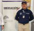 En la imagen, la mujer detenida y señalada por el delito de extorsión agravada. FOTO Migración Colombia.