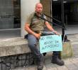 John James Parra Monsalve tiene un negocio de repuestos para motocicletas hace 18 años en el municipio de Caldas, Antioquia. FOTO CORTESÍA.