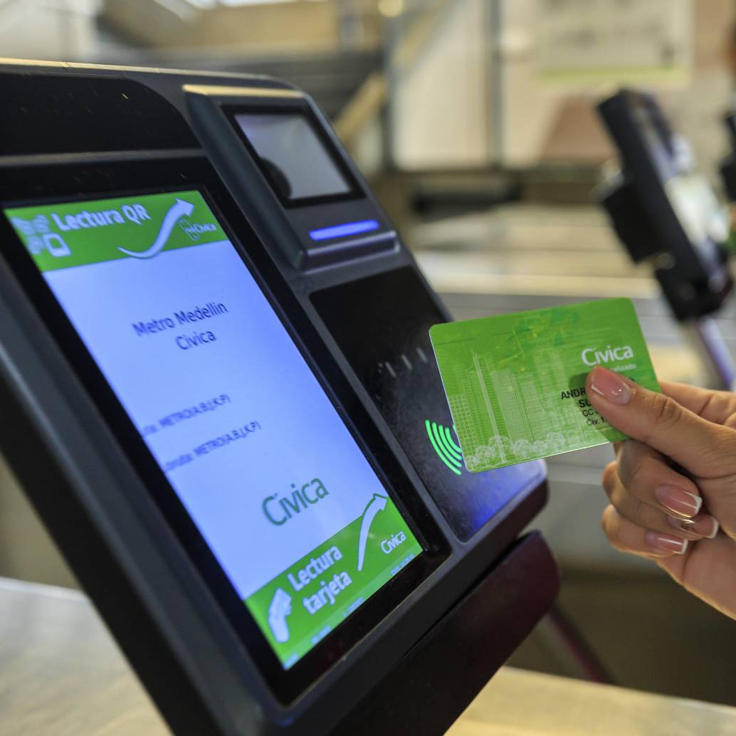 La renovación de la tarjeta Cívica se realiza en cinco estaciones del sistema y hace parte de una actualización tecnológica del Metro. FOTO Andrés Camilo Suárez