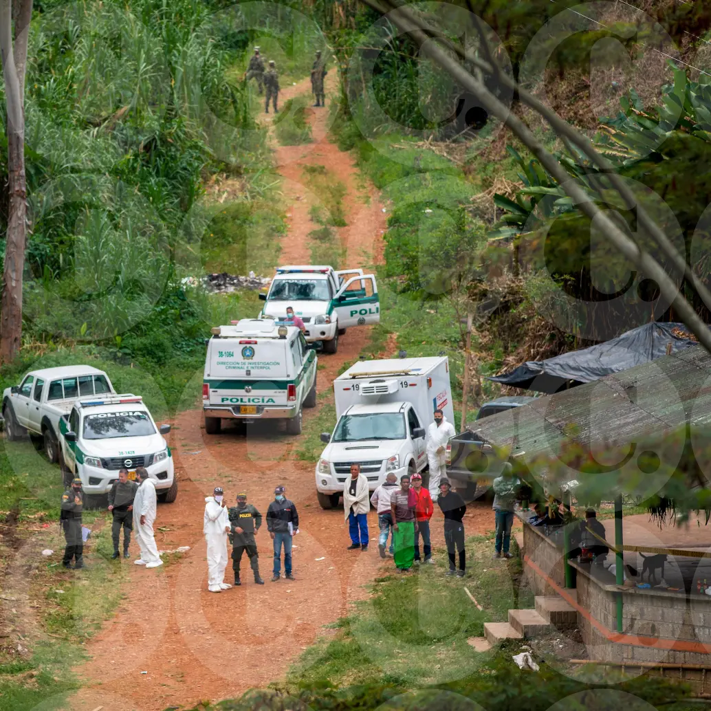 Dentro de la hacienda La Arboleda, de la vereda La Vela, de Andes, asesinaron a cinco personas que se encontraban descansando después de su jornada de recolección. FOTO: CAMILO SUÁREZ