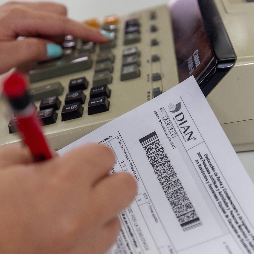 Por tipo de tributo, el que más aportó fue retención renta, con $48,22 billones, que representa 32,3% del total. Le siguieron ventas y aduanas. Foto: Camilo Suárez