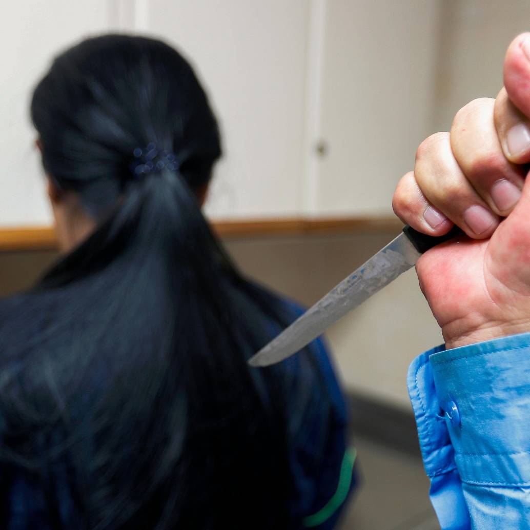 La mujer fue atacada dentro de su vivienda por quien sería su compañero sentimental, en medio de una discusión. FOTO: MANUEL SALDARRIAGA