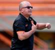El técnico vallecaucano Alberto Suárez, dejó de ser el técnico de Envigado, tras llegar a un acuerdo con las directivas del club, con el cual logró el título del Torneo BetPlay-1. FOTO CORTESÍA ENVIGADO