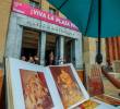 Cerca de 180 comerciantes tradicionales en Plaza Botero vieron aumentar sus ingresos durante los días de homenajes al artista. FOTO: CAMILO SUÁREZ