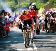 Momento en que Jonas Abrahamsen toma la delantera para vencer en el Tour. FOTO GETTY