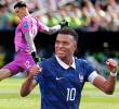 El duelo entre el delantero francés Kylian Mbappé y el arquero paraguayo Orlando Gill, atractivo en el inicio de los octavos de final. FOTO GETTY