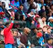 Lumumba en la Copa Africana de Naciones, de pie y con su brazo derecho para honrar al libertador del Congo. FOTO: <b>GETTY</b>
