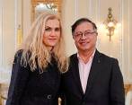 La embajadora de Alemania en Colombia, Marian Schuegraf, con el presidente, Gustavo Petro. FOTO: Tomada de Twitter @AlEmbajadora / Cortesía Presidencia