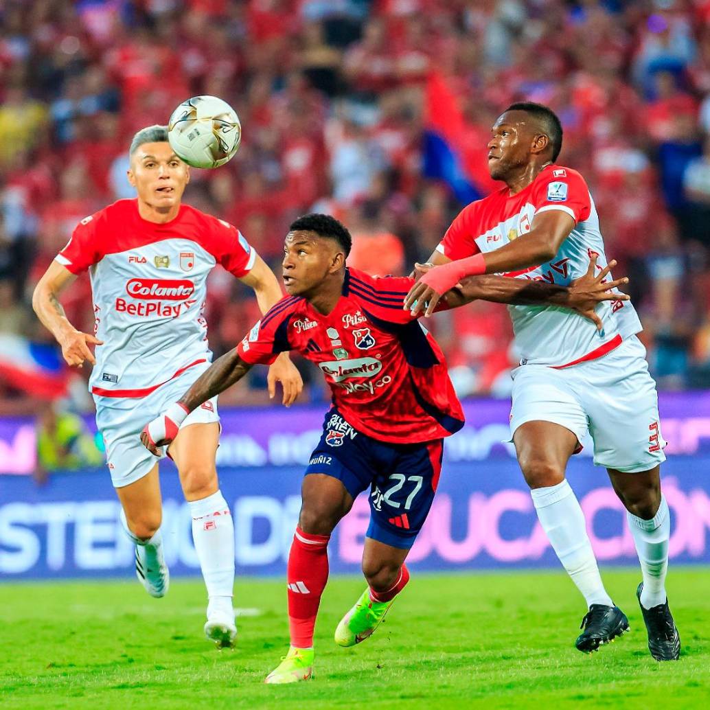 DIM y Santa Fe se enfrentarán nuevamente en una fase decisiva por un cupo a la semifinal. Foto: Camilo Suárez. 