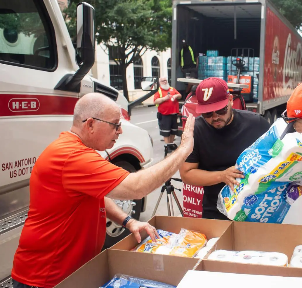 ¿Dónde donar para ayudar a las víctimas de los terremotos en Venezuela? Estos son los puntos, cuentas y ayudas habilitadas en Antioquia y Colombia. Foto: EFE