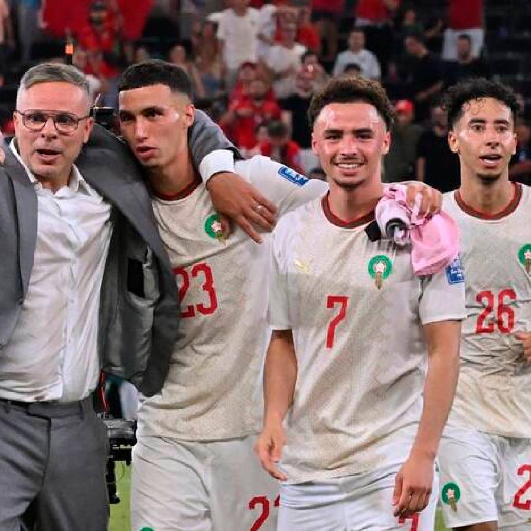 Tras eliminar a Países Bajos en la tanda de penales, el técnico de los ‘Leones del Atlas’ reafirmó la confianza de su plantel y advirtió que seguirán haciendo historia. FOTO: AFP