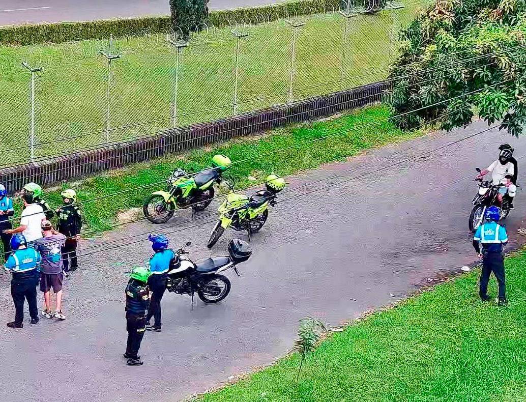 La estrategia de las autoridades fue montar una redada en la entrada del camposanto. FOTO: CORTESÍA ALCALDÍA DE ITAGÜÍ