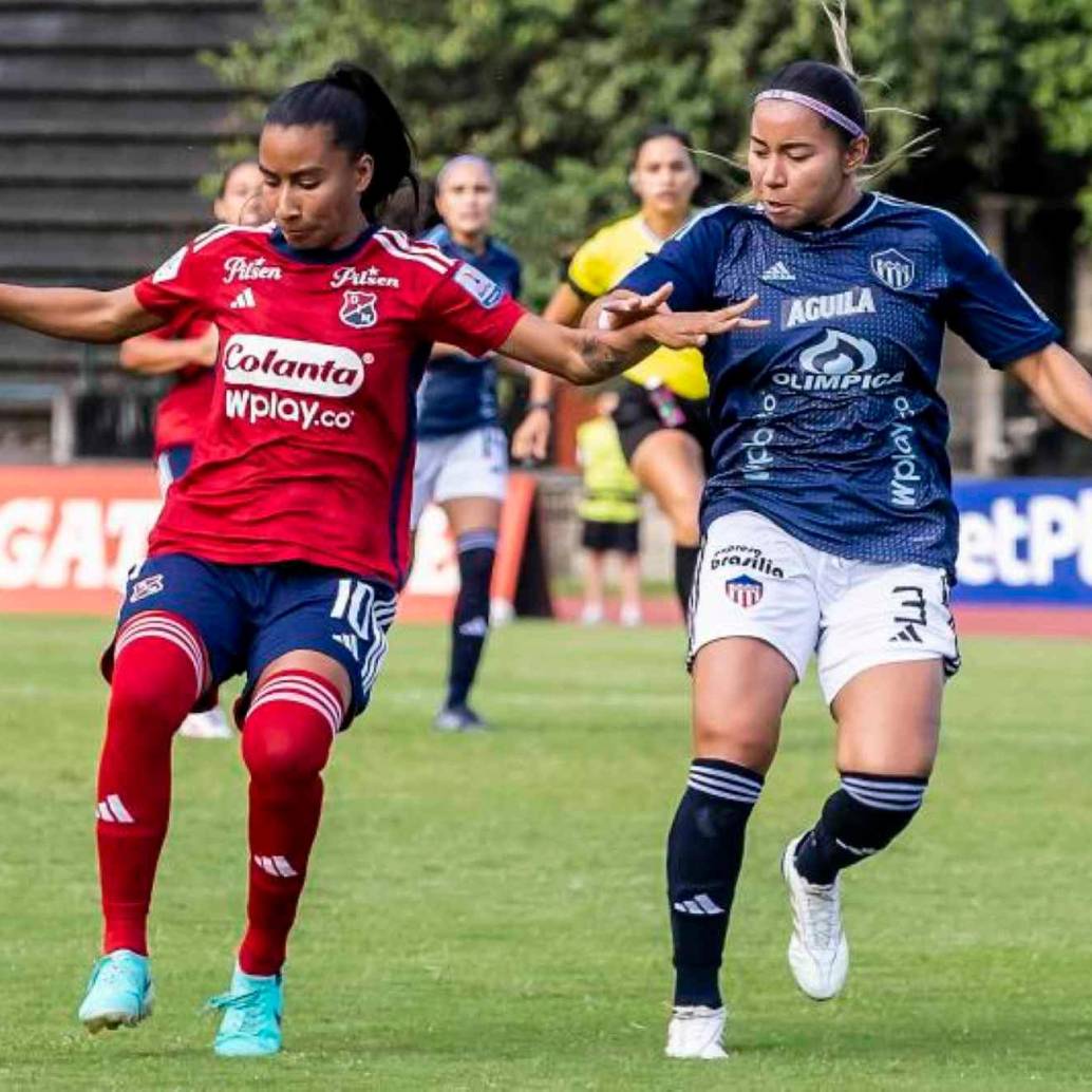El DIM femenino se mantiene invicto en la Liga y es líder, con 12 puntos. Este sábado se mide en Ditaires a Bucaramanga, a las 5:00 de la tarde. FOTO: Jaime Pérez