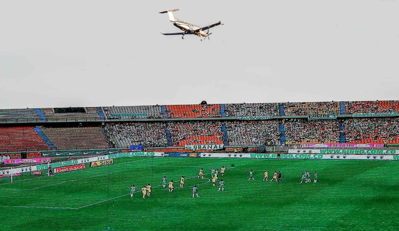 Vista del estadio Atanasio Girardot desde la pantalla electrónica. FOTO: Jaime Pérez 