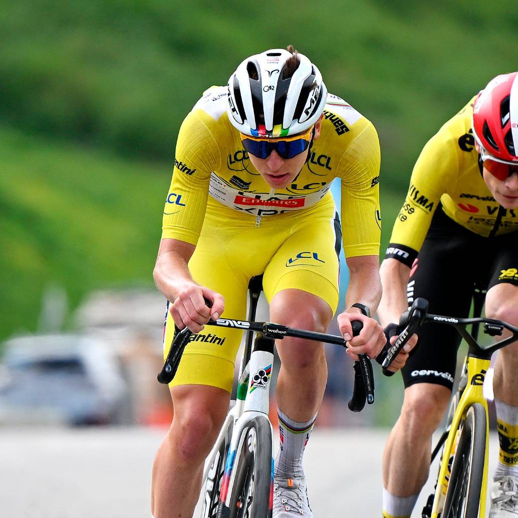 Tadej Pogacar suma cuatro triunfos en el actual Tour y va en camino de su cuarta corona tras las logradas en 2020, 2021 y 2024. Jonas Vingegaard, su principal rival. FOTO GETTY 