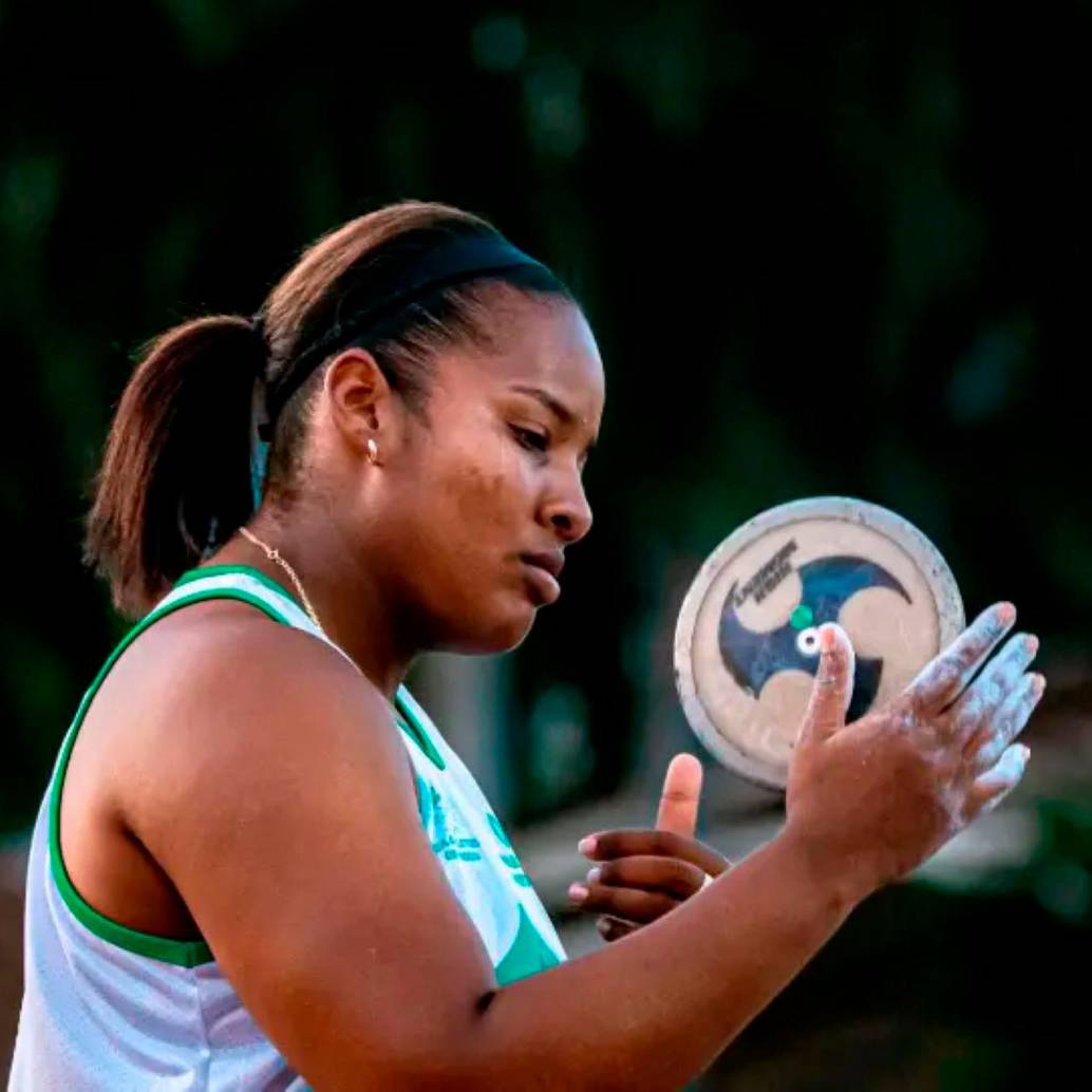 La antioqueña Yerlin del Carmen Mesa Palacio ganó medalla de oro en el lanzamiento de disco en Juegos Bolivarianos. FOTO: Cortesía