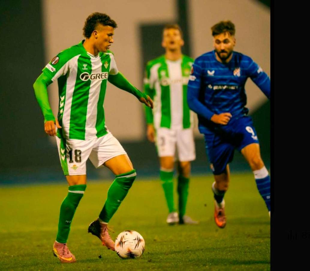 El volante colombiano Nelson Deossa cumplió con un buen partido en la victoria del Real Betis como visitante al Dinamo Zagreb por la Europa League. FOTO TOMADA X @RealBetis