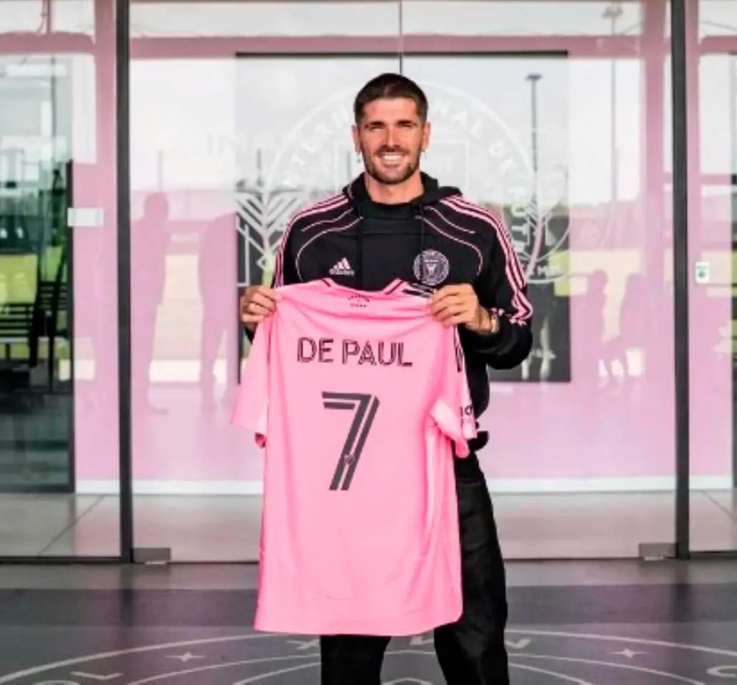 Rodrigo De Paul otro campeón mundial que llega al Inter Miami a reforzar la corte de Lionel Messi. FOTO TOMADA X @InterMiamiCF