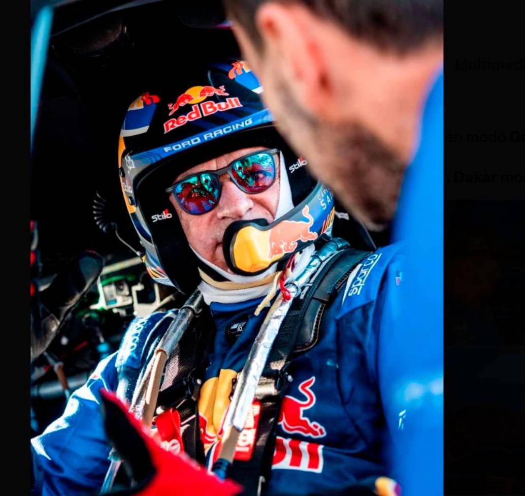 El experimentado piloto español, Carlos Sainz, sale en busca de su quinto título en el Rally Dakar, la carrera que inicia este sábado. FOTO TOMADA X @CSainz_oficial
