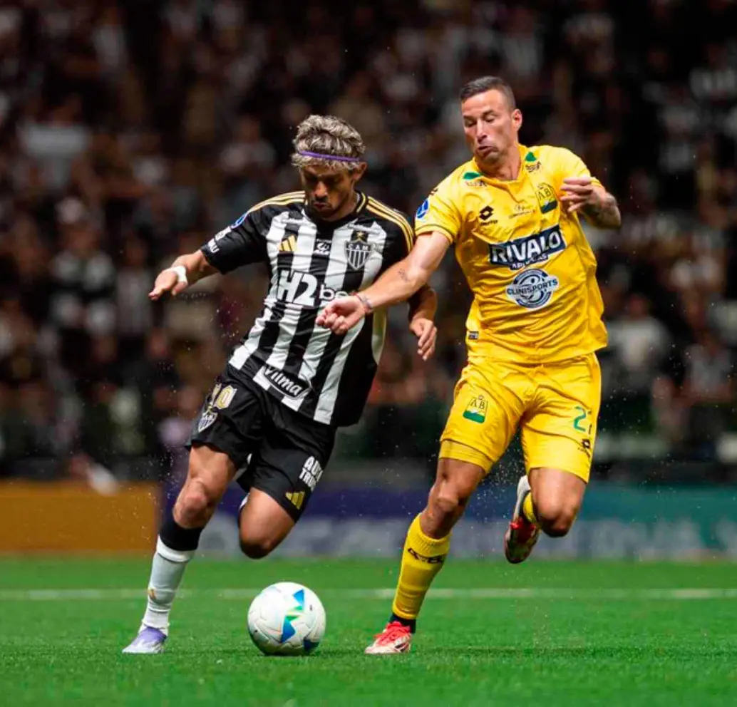 Atlético Bucaramanga venció 1-0 a Atlético Mineiro, pero perdió la serie desde los penales y se despidió de la Copa Sudamericana. FOTO: Tomada de X @Sudamericana