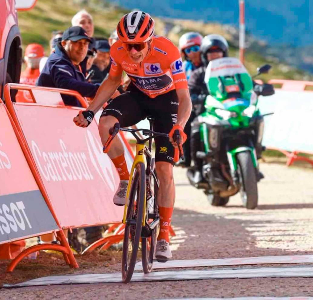 El danés Jonas Vingegaard campeón de la Vuelta a España 2025, no pudo celebrar en Madrid, pues la última etapa fue cancelada por protestas. FOTO GETTY 