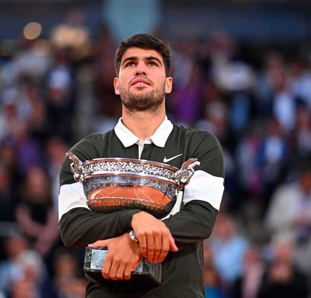 El español Carlos Alcaraz sigue en su camino de triunfos enfocado en lograr la casilla número uno del ranquin ATP. FOTO TOMADA X @rolandgarros