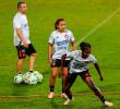 Linda Caicedo y Leicy Santos lideran la Selección Colombia femenina que este viernes se mide en el Atanasio Girardot a Perú, en el arranque de la Liga de Naciones. FOTO MANUEL SALDARRIAGA
