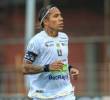 El delantero Dayro Moreno, máximo artillero del fútbol colombiano falló el penal en el Romelio Martínez y Once Caldas quedó eliminado de la semifinal de la Liga BetPlay. FOTO CAMILO SUÁREZ