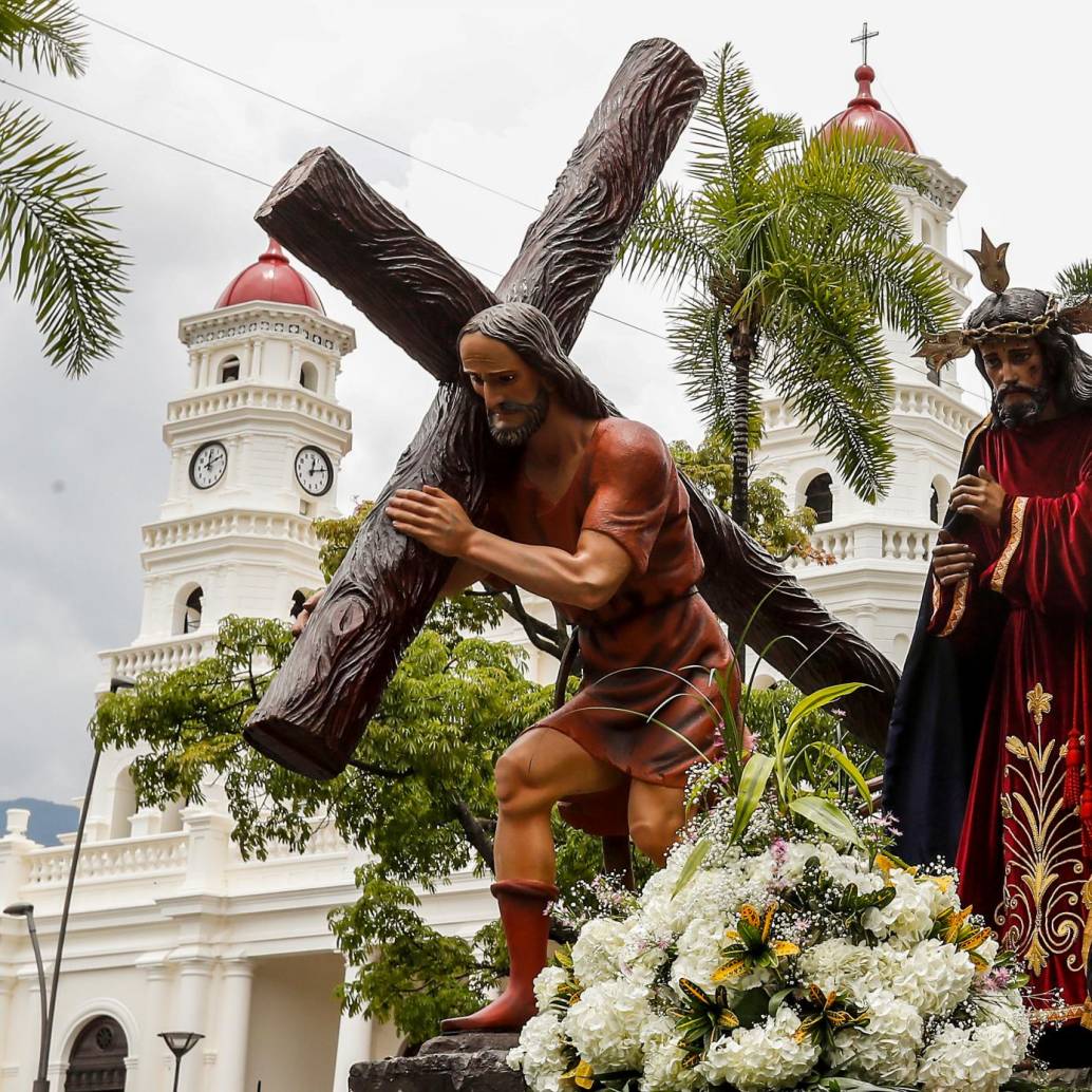 Imagen de la procesión del Viacrucis, el Viernes Santo, de la parroquia de Santa Gertrudis, de Envigado. Fecha de evento: 19/04/2019. Foto: Jaime Pérez Munévar