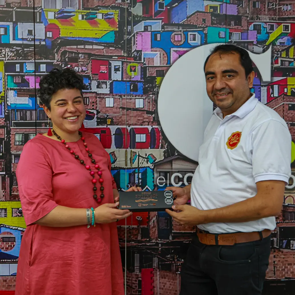 María Catalina Prieto, directora ejecutiva Filarmed, y Carlos Alberto Silva, gerente del Astor, conversaron con este diario. FOTO: Manuel Saldarriaga