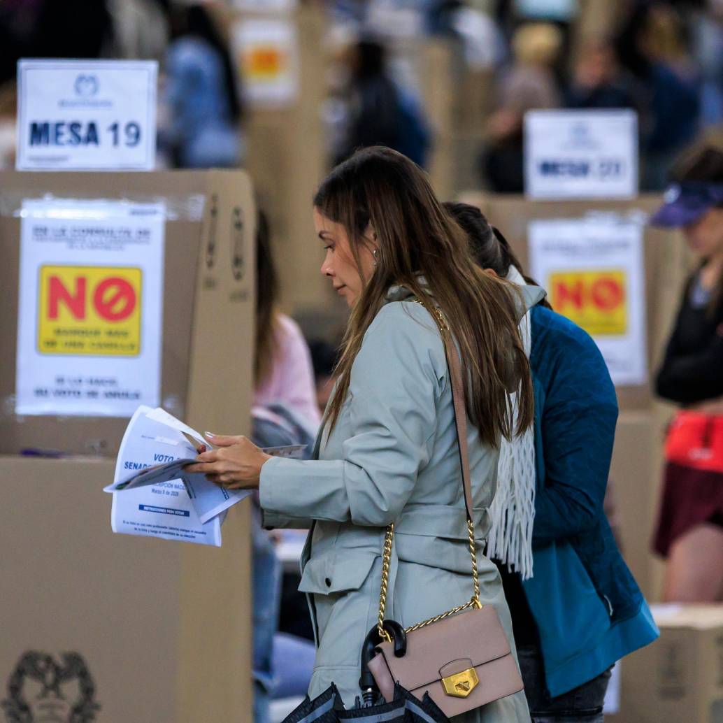 Recuerde que el certificado electoral no es solo un recuerdo del día que fue a votar. Es un documento con respaldo legal que le da derechos concretos. FOTO: Camilo Suárez