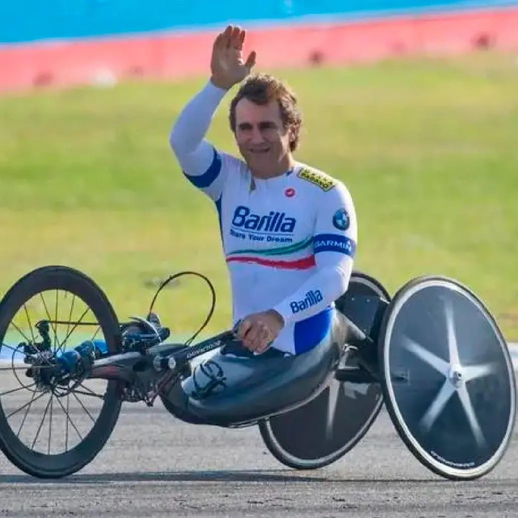 Alex Zanardi fue ejemplo de superación en el deporte mundial. FOTO AFP