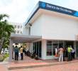 Banco de Occidente anunció una reducción del 50 % en la tasa de interés de sus tarjetas para compras esenciales en las zonas afectadas por el terremoto. FOTO COLPRENSA