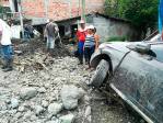 Los organismos de socorro de Antioquia atienden la emergencia provocada por la creciente de una quebrada en el Occidente del Departamento. Foto: Manuel Saldarriaga