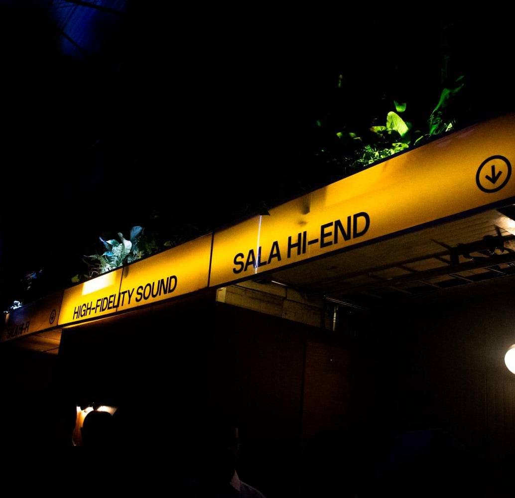 El espacio cuenta con un bar hi-fi, concepto en el que la calidad sonora es la protagonista. FOTO Cortesía Babel