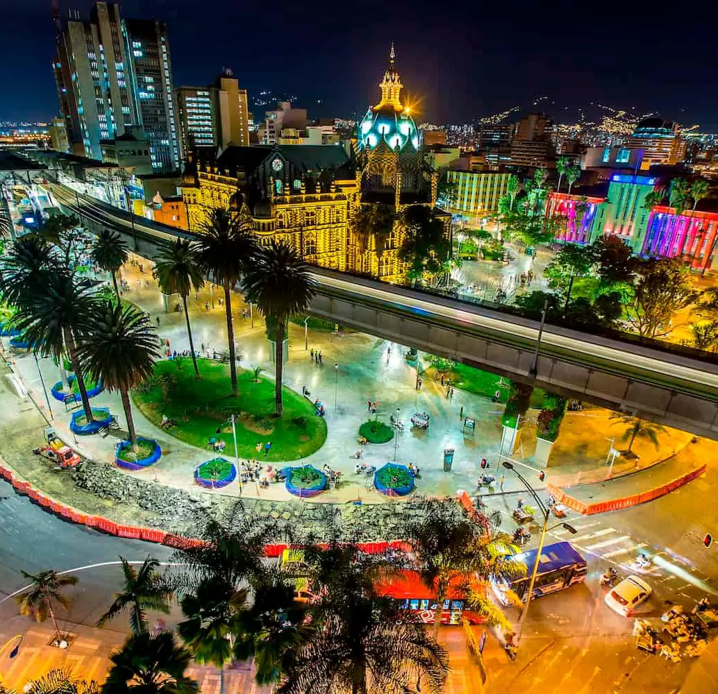 Este es el sexto galardón que recibe Medellín en los Global Travel Awards. En dos ocasiones, 2016 y 2020, la ciudad ha sido elegida como mejor destino de escapas. FOTO: Juan Antonio Sánchez