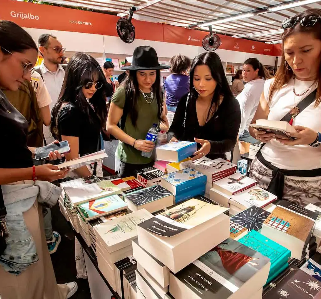 Los organizadores de la Fiesta del Libro esperan la visita de alrededor de medio millón de personas y la venta de alrededor de dos millones de dólares . FOTO el colombiano 