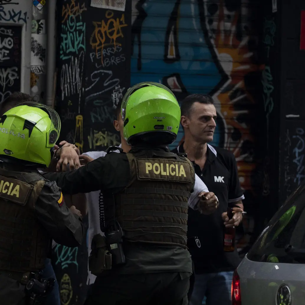 Descripción: Riña contra policía por accidente en moto con una camioneta en la 10 de El Poblado. Fecha de evento: 24/12/2020. Foto: Andrés Camilo Suárez