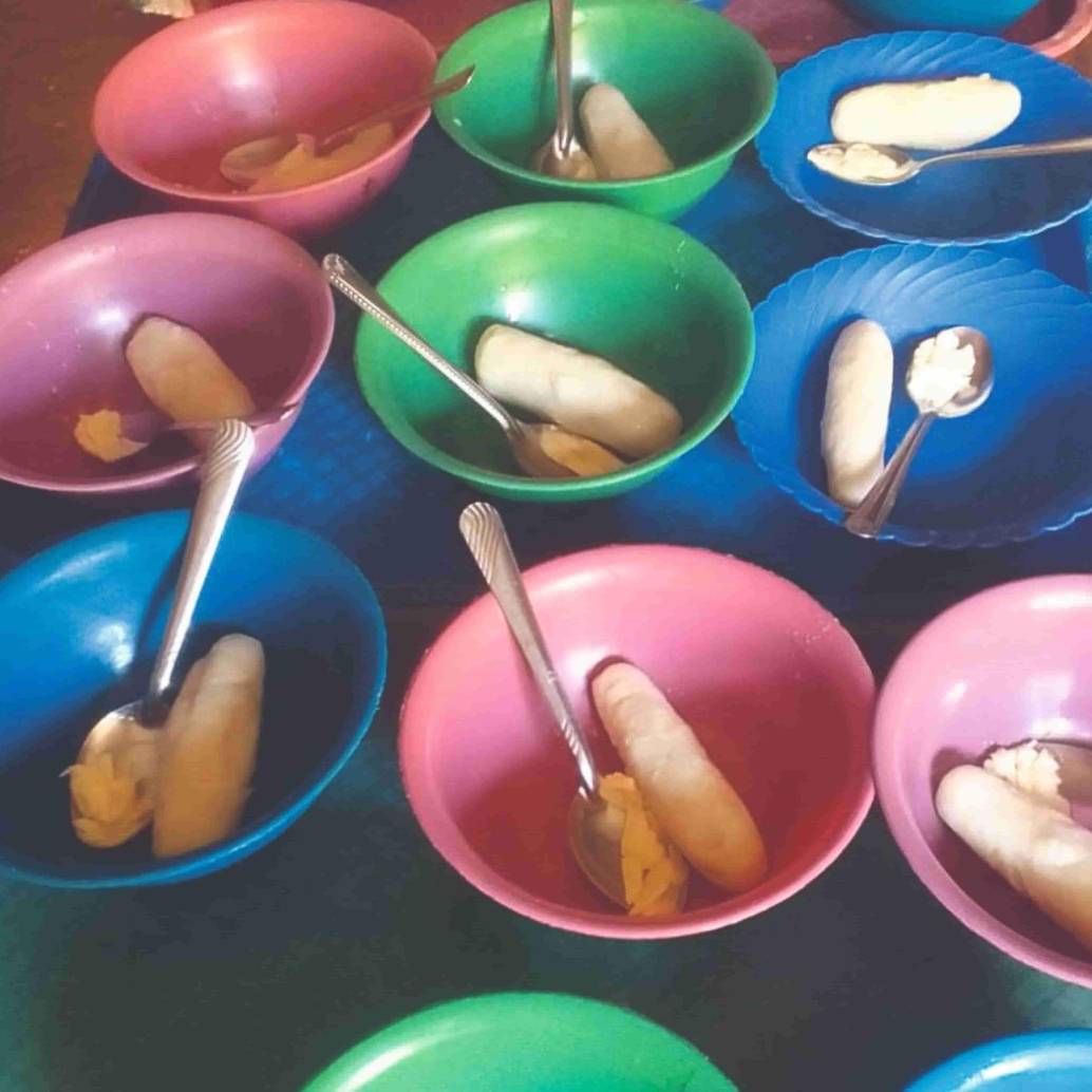 Los alimentos entregados en Uribia que han desatado una ola de indignación. FOTO CORTESÍA