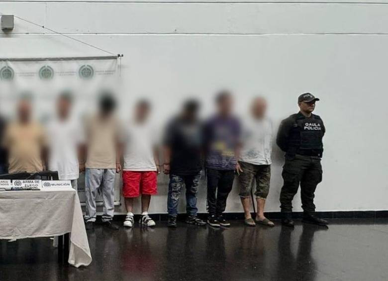 Los 17 capturados ya fueron dejados a disposición de la Fiscalía. FOTO Alcaldía de Bello. 