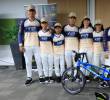 Thomas Táquez, Lorenzo Idárraga, Jhoel Quinto, Juan José Arango, Mariana Peña, Isabella García, Antonella Puyo y Sharick Salguero, los integrantes del equipo W Élite para la temporada 2025. FOTO ESNEYDER GUTIÉRREZ