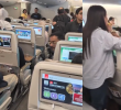 Cientos de pasajeros indios abandonaron un vuelo San Francisco - Dubai tras la noticia sobre la visa H-1B. El avión estuvo parado por más de dos horas. Imagen: Captura de video.