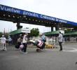 La tensión en la frontera de Colombia con Venezuela sigue aumentando en medio de la incertidumbre en la que están los venezolanos y los periodistas que han sido detenidos tras la caída de Maduro. FOTO: AFP