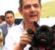 Germán Vargas Lleras y su inseparable Mancho, el bulldog francés que lo acompañó durante años. Ambos descansan en paz. Foto: redes sociales @German_Vargas