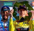 Así quedó conformado el podio de la París-Niza 2026: Jonas Vingegaard, en el centro; Daniel Felipe Martínez, a su izquierda, y Georg Steinhauser, a la derecha. FOTO Team Visma/Lease a Bike