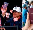 El presidente Gustavo Petro mostró cómo lucirá el nuevo pasaporte colombiano. FOTOS: Colprensa y archivo EL COLOMBIANO, Edwin Bustamante