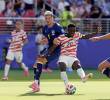 Folarin Balogun, de 24 años, anotó el primer gol de Estados Unidos ante Bosnia. Es el goleador de su equipo. Después fue expulsado. FOTO Getty